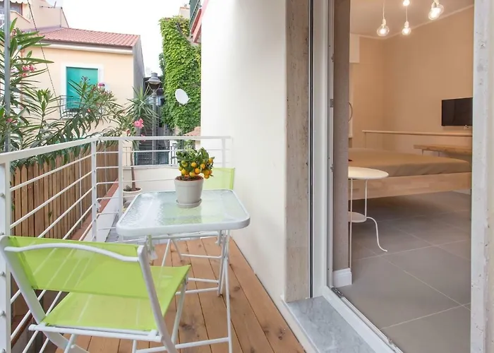 Flora 2* 카스텔라바테